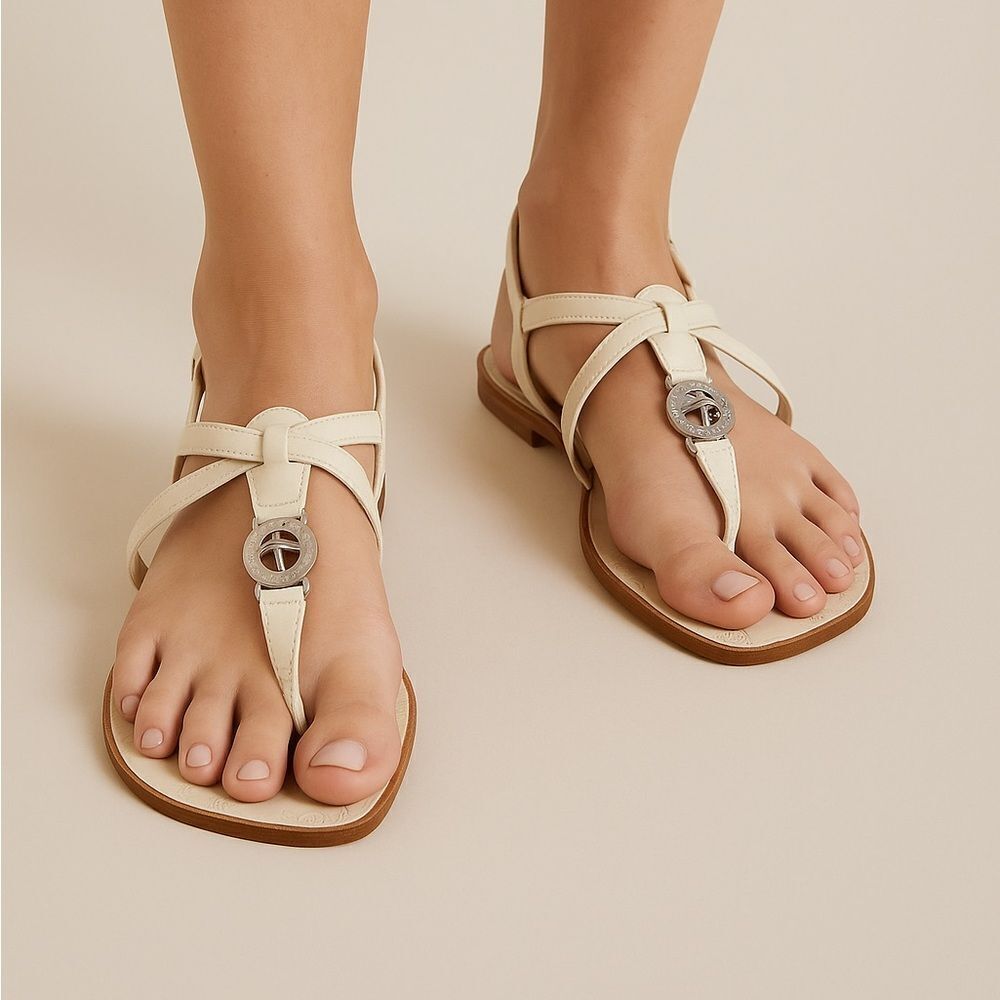 Marc Jacobs “Turlock” Skull Star Patent Leather Thong Sandals sz 39.5 -RUN SMALL